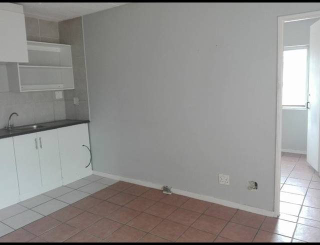 1 BEDROOM PROPERTY TO RENT IN GULDENLAND
